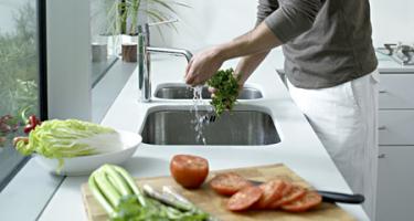 Хигиенично боравене с хранителни продукти - седем главни правила